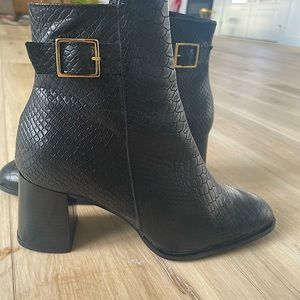 Antonio De Faria Genuine Leather Black Booties Snakeskin Pattern 8